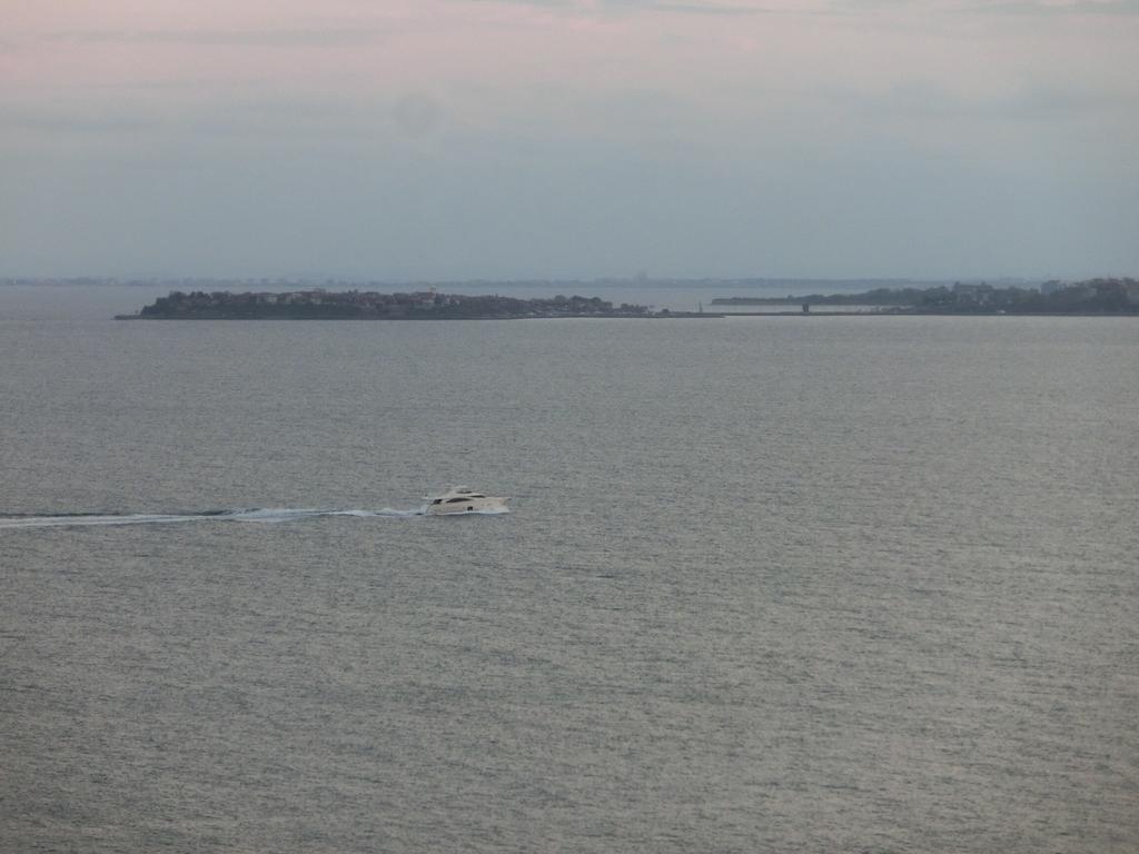 Panoramic Sea View Apartment Crown, Pools And Beach, Sveti Vlas Eksteriør billede